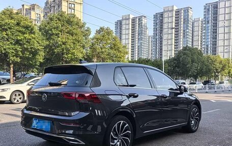 Volkswagen Golf VIII, 2023 год, 1 740 325 рублей, 4 фотография