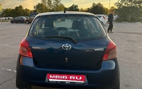 Toyota Yaris III рестайлинг, 2008 год, 390 000 рублей, 2 фотография
