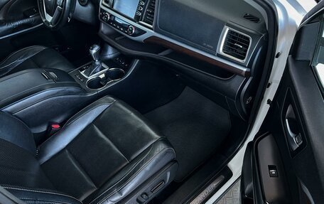 Toyota Highlander III, 2014 год, 2 690 000 рублей, 19 фотография