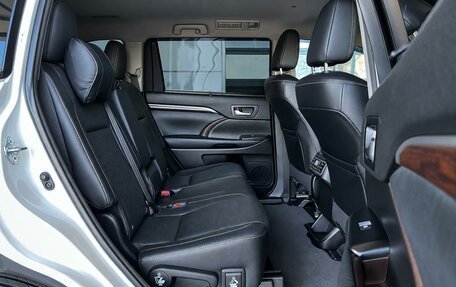 Toyota Highlander III, 2014 год, 2 690 000 рублей, 17 фотография