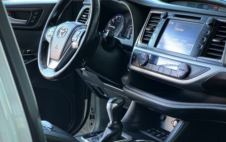 Toyota Highlander III, 2014 год, 2 690 000 рублей, 24 фотография