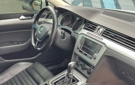 Volkswagen Passat B8 рестайлинг, 2015 год, 1 697 000 рублей, 13 фотография