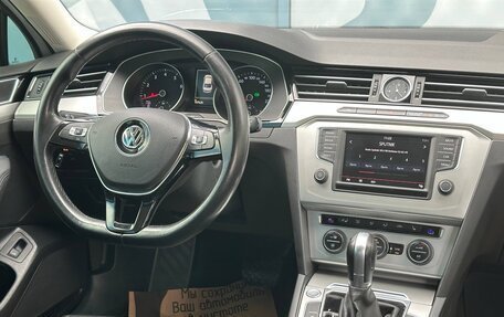 Volkswagen Passat B8 рестайлинг, 2015 год, 1 697 000 рублей, 14 фотография