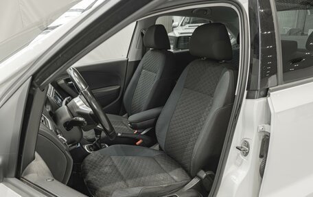 Volkswagen Polo VI (EU Market), 2019 год, 990 000 рублей, 14 фотография