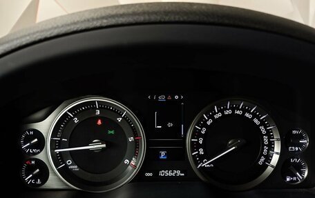 Toyota Land Cruiser 200, 2018 год, 6 200 000 рублей, 18 фотография