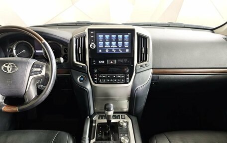 Toyota Land Cruiser 200, 2018 год, 6 200 000 рублей, 15 фотография