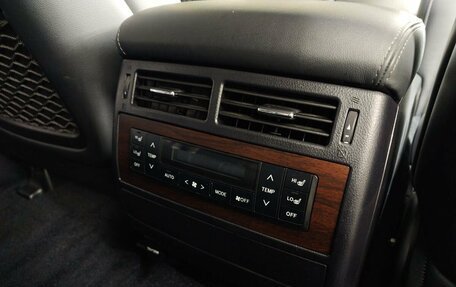 Toyota Land Cruiser 200, 2018 год, 6 200 000 рублей, 24 фотография