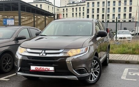Mitsubishi Outlander III рестайлинг 3, 2017 год, 1 549 990 рублей, 1 фотография