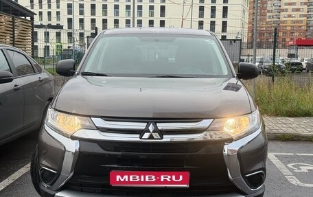 Mitsubishi Outlander III рестайлинг 3, 2017 год, 1 549 990 рублей, 3 фотография