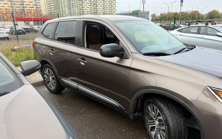 Mitsubishi Outlander III рестайлинг 3, 2017 год, 1 549 990 рублей, 5 фотография