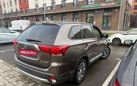 Mitsubishi Outlander III рестайлинг 3, 2017 год, 1 549 990 рублей, 7 фотография