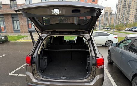 Mitsubishi Outlander III рестайлинг 3, 2017 год, 1 549 990 рублей, 17 фотография