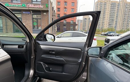 Mitsubishi Outlander III рестайлинг 3, 2017 год, 1 549 990 рублей, 21 фотография