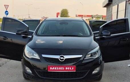 Opel Astra J, 2010 год, 590 000 рублей, 1 фотография