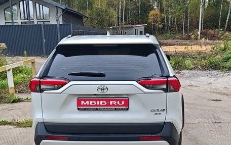 Toyota RAV4, 2025 год, 3 650 000 рублей, 4 фотография