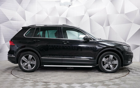 Volkswagen Tiguan II, 2018 год, 2 585 000 рублей, 6 фотография