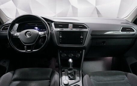 Volkswagen Tiguan II, 2018 год, 2 585 000 рублей, 11 фотография