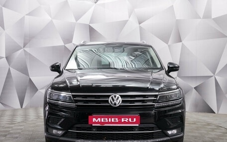Volkswagen Tiguan II, 2018 год, 2 585 000 рублей, 8 фотография