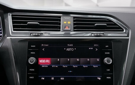 Volkswagen Tiguan II, 2018 год, 2 585 000 рублей, 19 фотография