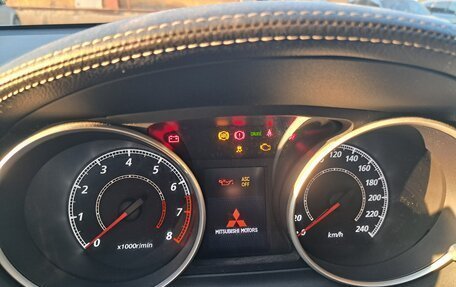 Mitsubishi Outlander III рестайлинг 3, 2010 год, 1 100 000 рублей, 9 фотография