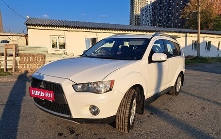 Mitsubishi Outlander III рестайлинг 3, 2010 год, 1 100 000 рублей, 2 фотография