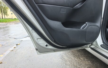 Toyota Avensis III рестайлинг, 2006 год, 570 000 рублей, 9 фотография