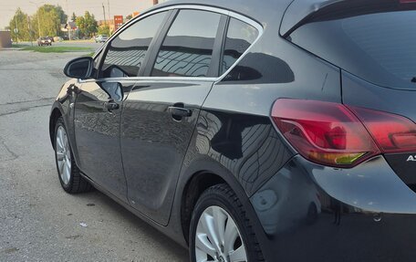 Opel Astra J, 2010 год, 590 000 рублей, 3 фотография