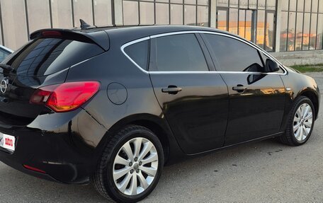 Opel Astra J, 2010 год, 590 000 рублей, 2 фотография