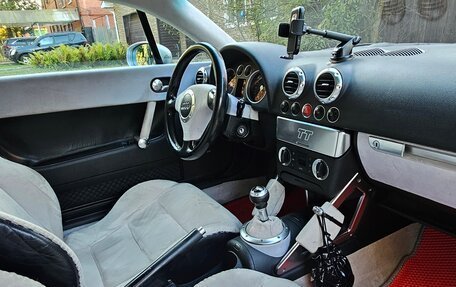 Audi TT, 2002 год, 900 000 рублей, 17 фотография