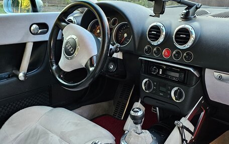 Audi TT, 2002 год, 900 000 рублей, 22 фотография