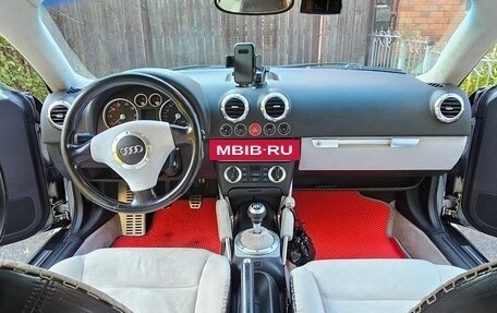 Audi TT, 2002 год, 900 000 рублей, 19 фотография