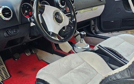 Audi TT, 2002 год, 900 000 рублей, 24 фотография