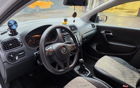 Volkswagen Polo VI (EU Market), 2016 год, 1 100 000 рублей, 19 фотография