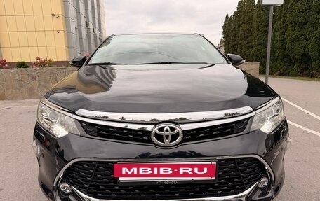 Toyota Camry, 2017 год, 2 290 000 рублей, 6 фотография