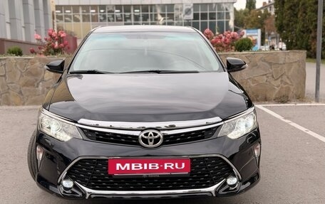 Toyota Camry, 2017 год, 2 290 000 рублей, 2 фотография