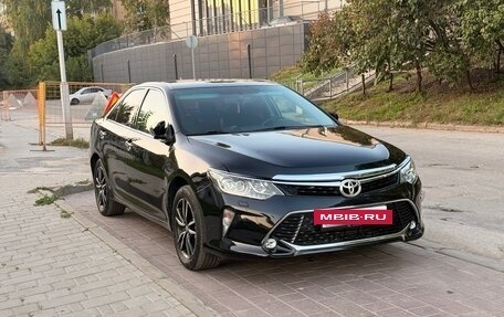 Toyota Camry, 2017 год, 2 290 000 рублей, 16 фотография