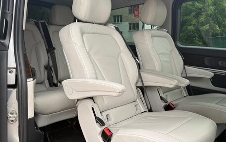 Mercedes-Benz V-Класс, 2015 год, 3 400 000 рублей, 14 фотография