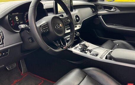 KIA Stinger I, 2018 год, 1 930 000 рублей, 10 фотография