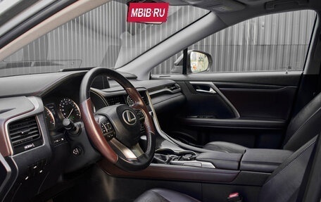 Lexus RX IV рестайлинг, 2019 год, 4 400 000 рублей, 10 фотография