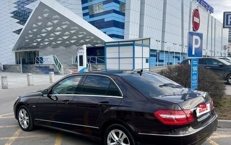 Mercedes-Benz E-Класс, 2011 год, 1 500 000 рублей, 9 фотография