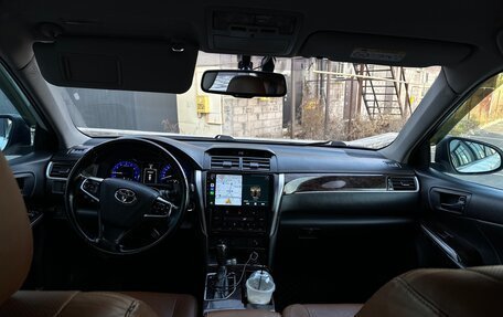 Toyota Camry, 2016 год, 1 850 000 рублей, 6 фотография