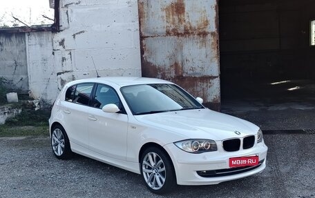 BMW 1 серия, 2008 год, 900 000 рублей, 1 фотография