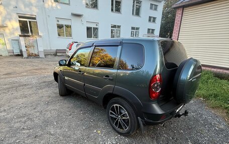 Chevrolet Niva I рестайлинг, 2017 год, 780 000 рублей, 3 фотография