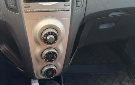 Toyota Yaris III рестайлинг, 2008 год, 370 000 рублей, 9 фотография