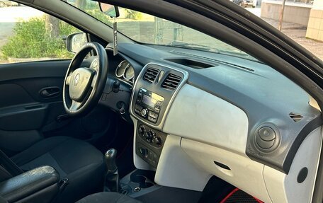 Renault Logan II, 2014 год, 260 000 рублей, 7 фотография
