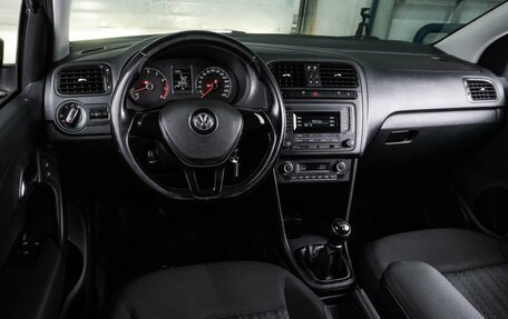 Volkswagen Polo VI (EU Market), 2016 год, 999 000 рублей, 6 фотография