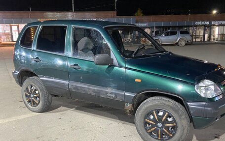 Chevrolet Niva I рестайлинг, 2003 год, 140 000 рублей, 1 фотография