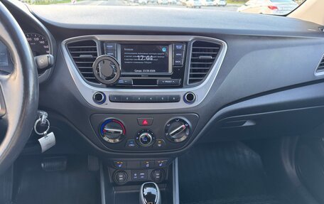 Hyundai Solaris II рестайлинг, 2017 год, 1 250 000 рублей, 11 фотография