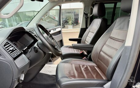 Volkswagen Multivan T6 рестайлинг, 2018 год, 5 100 000 рублей, 19 фотография