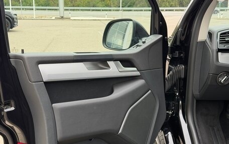 Volkswagen Multivan T6 рестайлинг, 2018 год, 5 100 000 рублей, 16 фотография